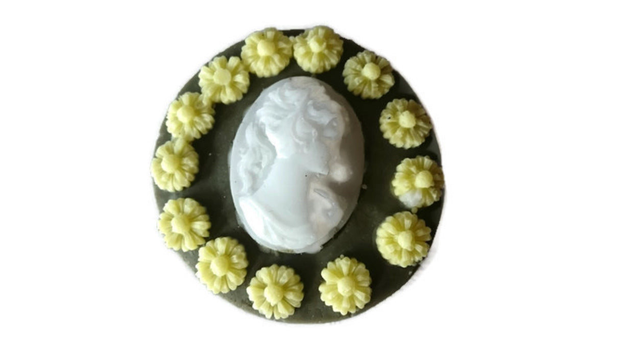 Cameo Daisy Silicone Mould