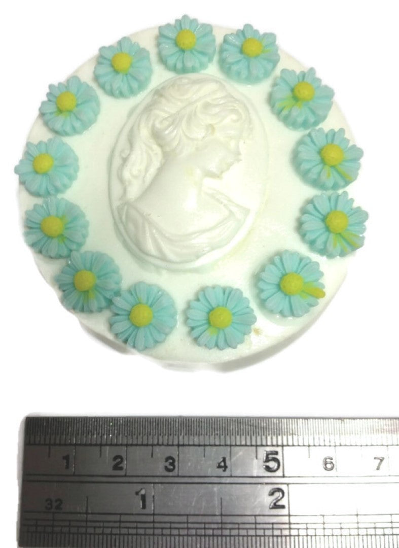 Cameo Daisy Silicone Mould