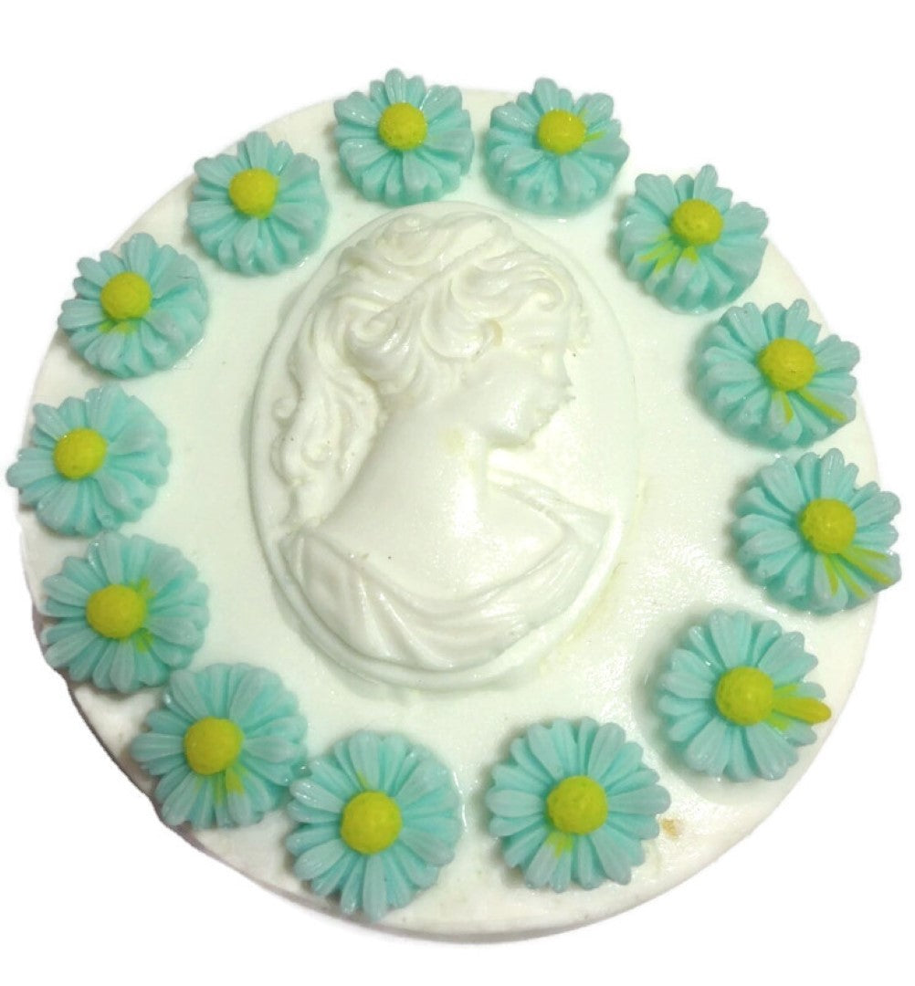 Cameo Daisy Silicone Mould